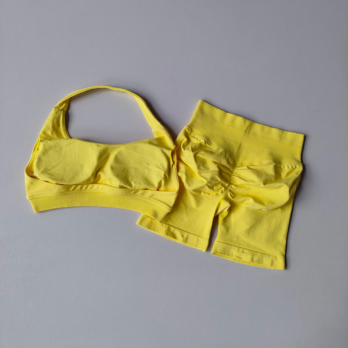 2 Pieces Yoga Suit for Women Seamless Fitness Gym Clothes Halter Sports Bra Matching Impact Shorts Workout Sets Gym Set Outfit